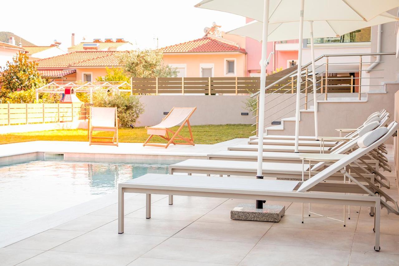 Arodo Suites Nea Iraklitsa Zewnętrze zdjęcie