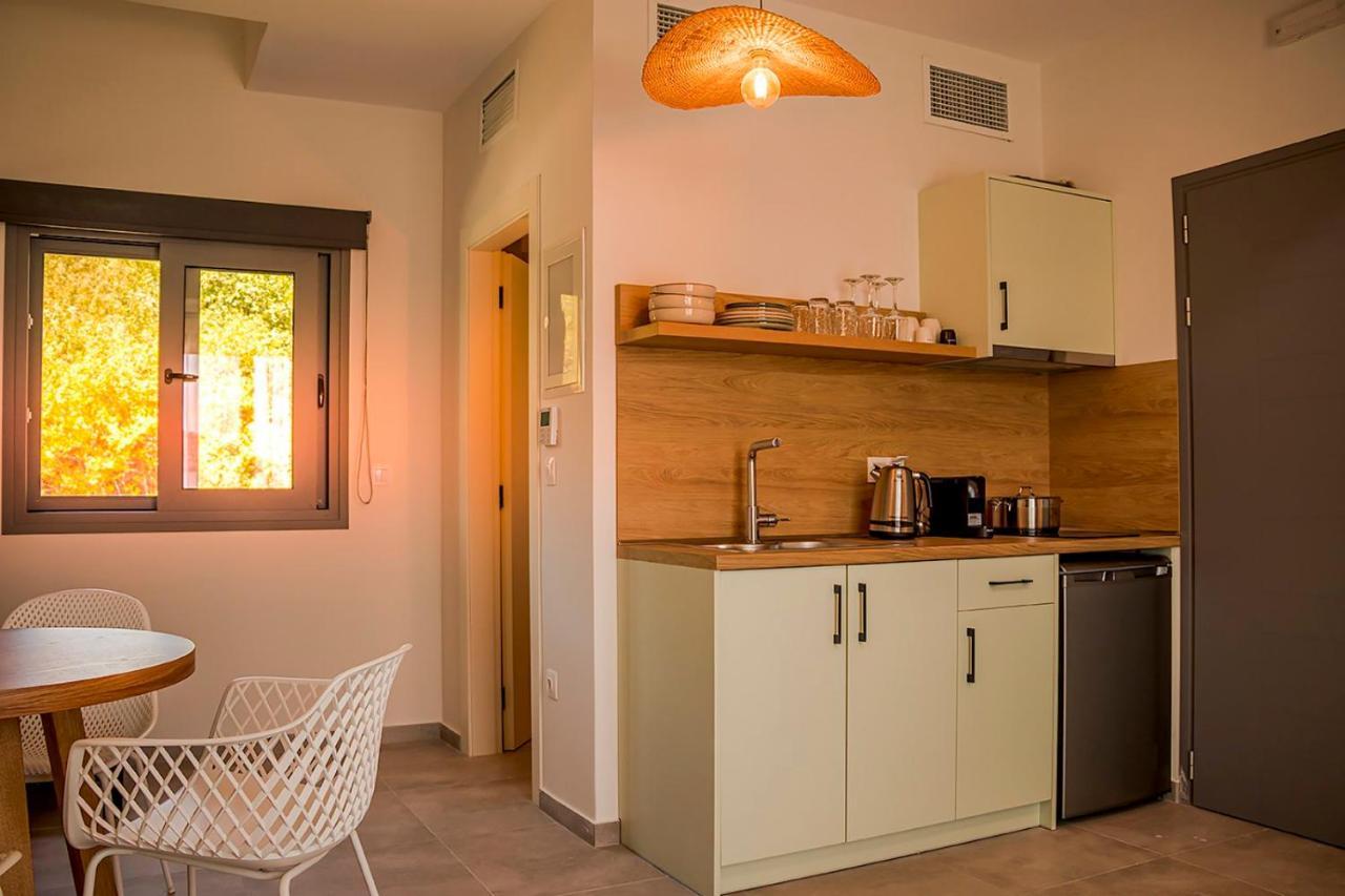 Arodo Suites Nea Iraklitsa Zewnętrze zdjęcie